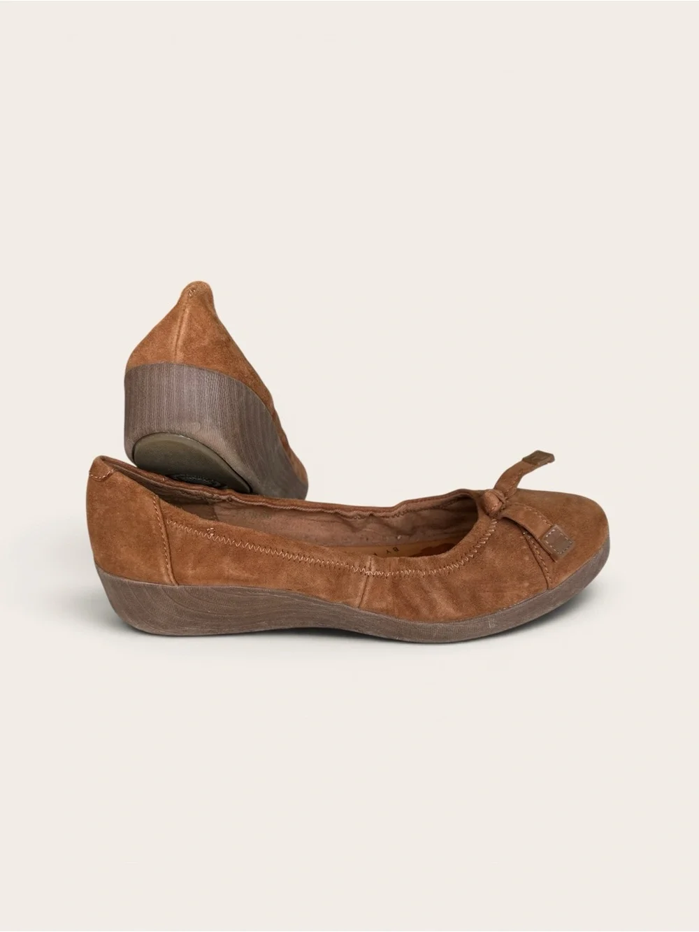 Fitflop Brown Suede Ballet Flats with Bow Accent - Picture 4 of 6